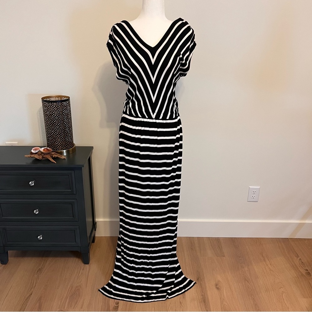 Long chevron maxi-dress